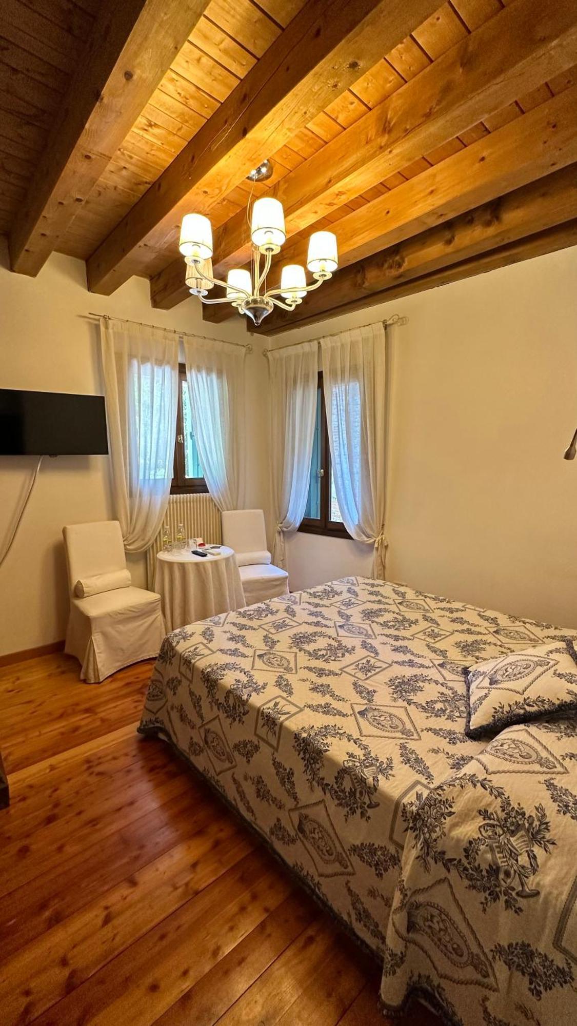 Ca' Hemingway Aparthotel Bassano del Grappa Bagian luar foto