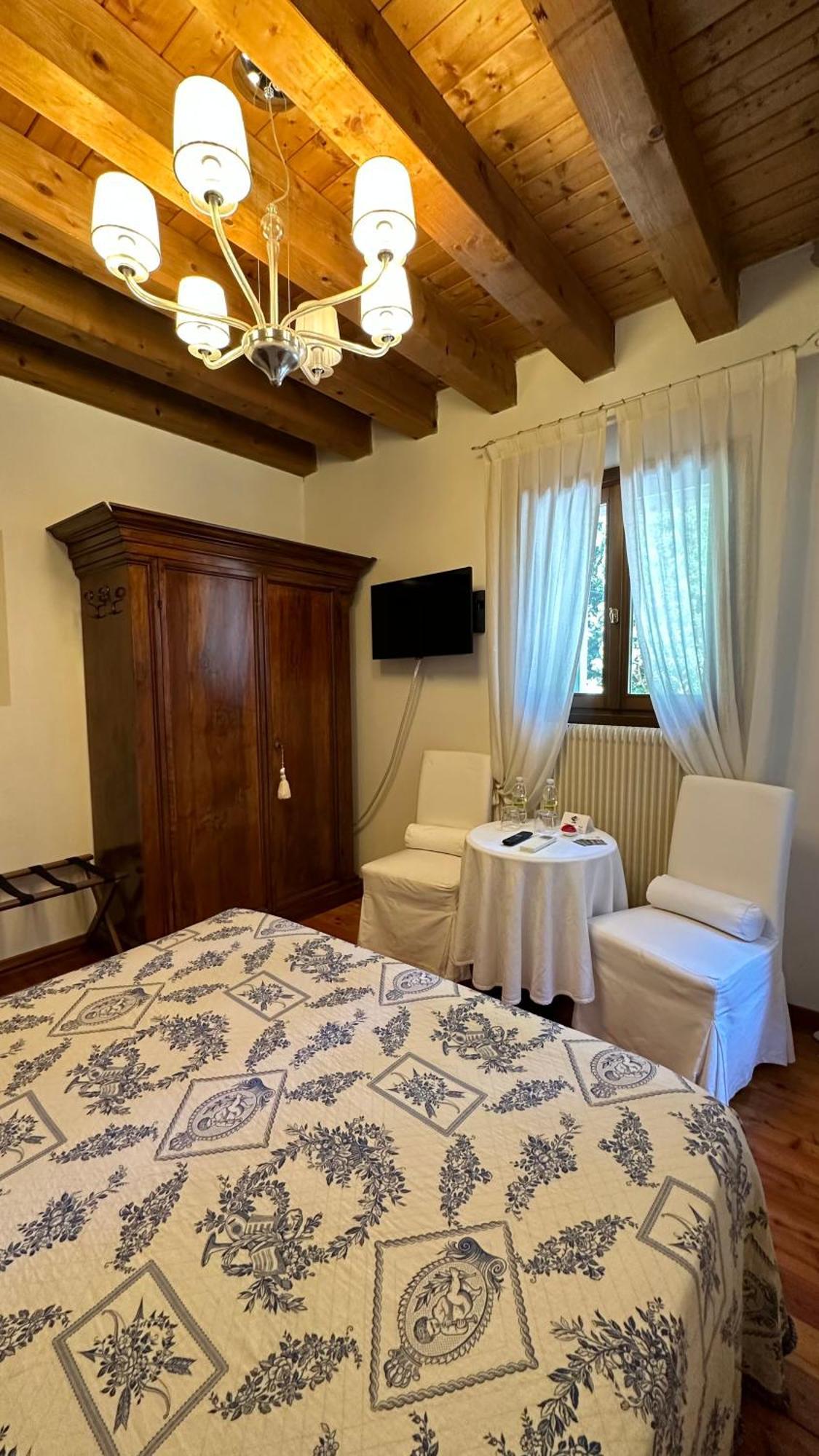 Ca' Hemingway Aparthotel Bassano del Grappa Bagian luar foto