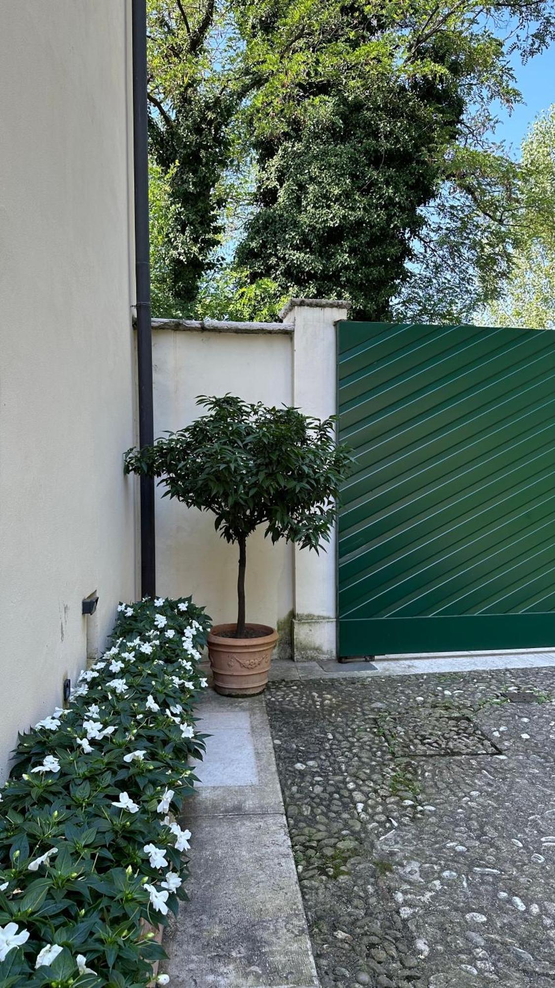 Ca' Hemingway Aparthotel Bassano del Grappa Bagian luar foto