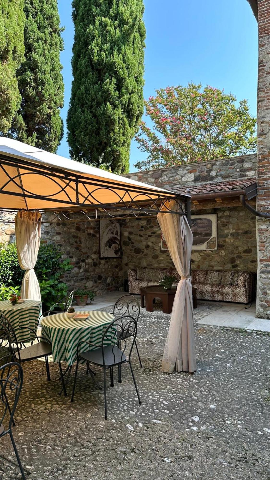 Ca' Hemingway Aparthotel Bassano del Grappa Bagian luar foto