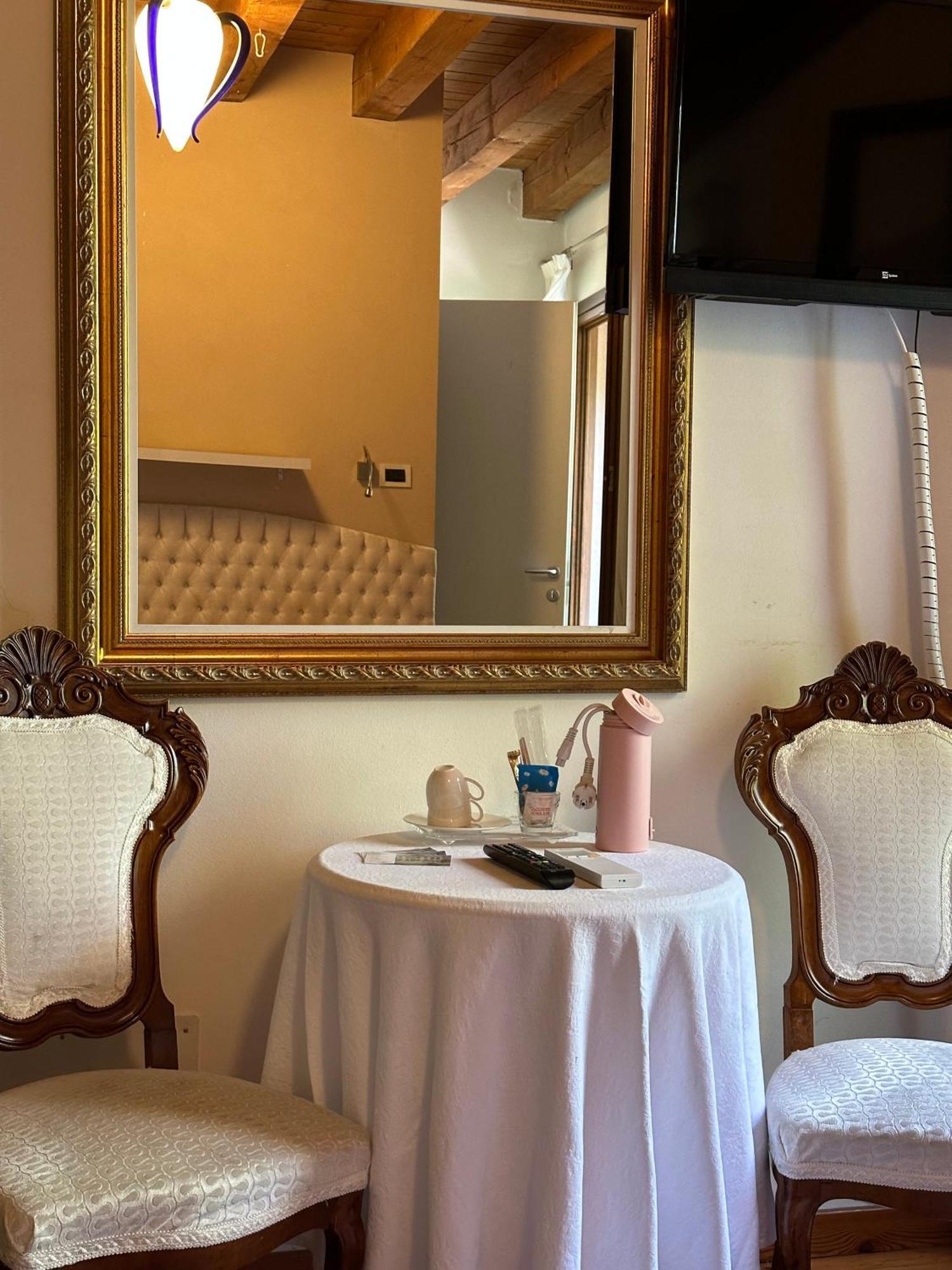 Ca' Hemingway Aparthotel Bassano del Grappa Bagian luar foto