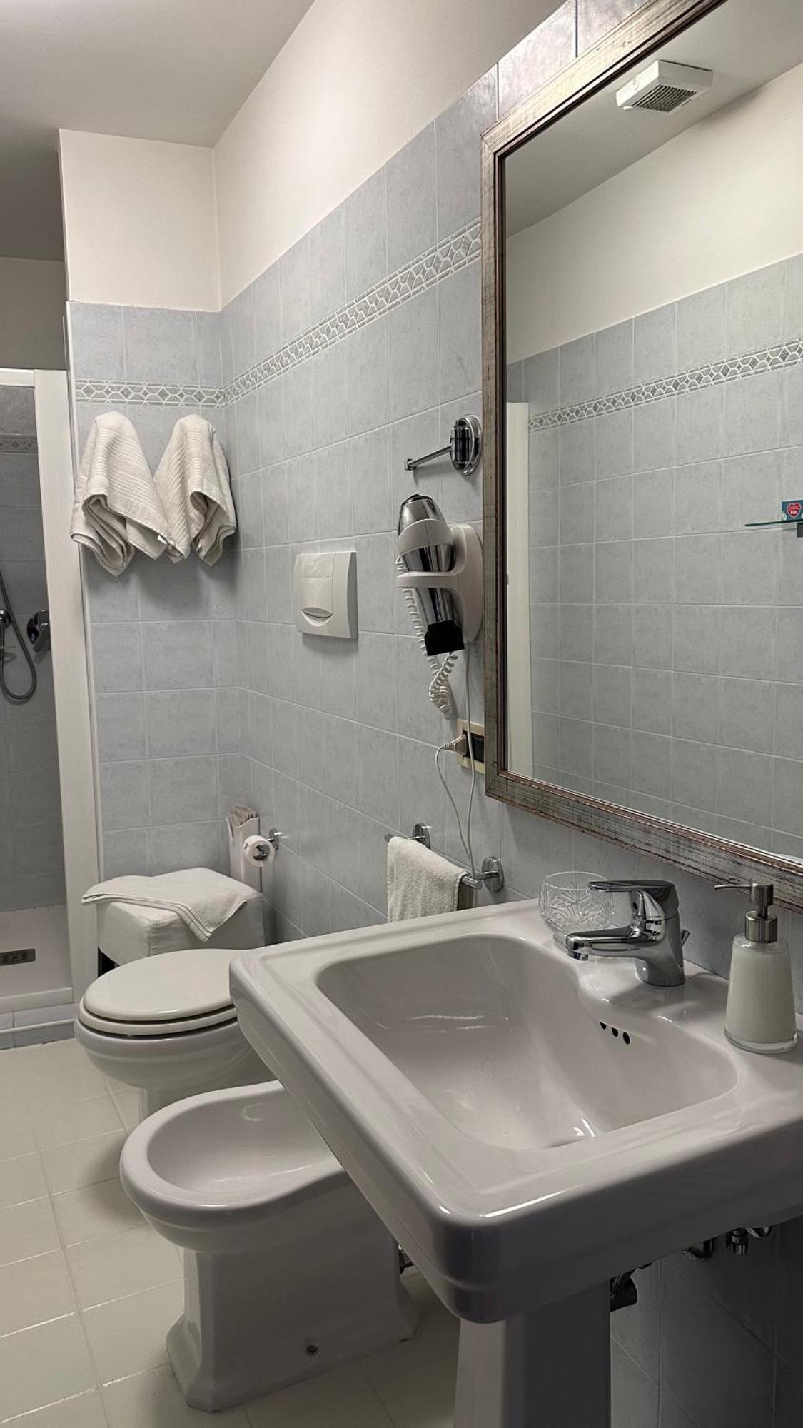 Ca' Hemingway Aparthotel Bassano del Grappa Bagian luar foto