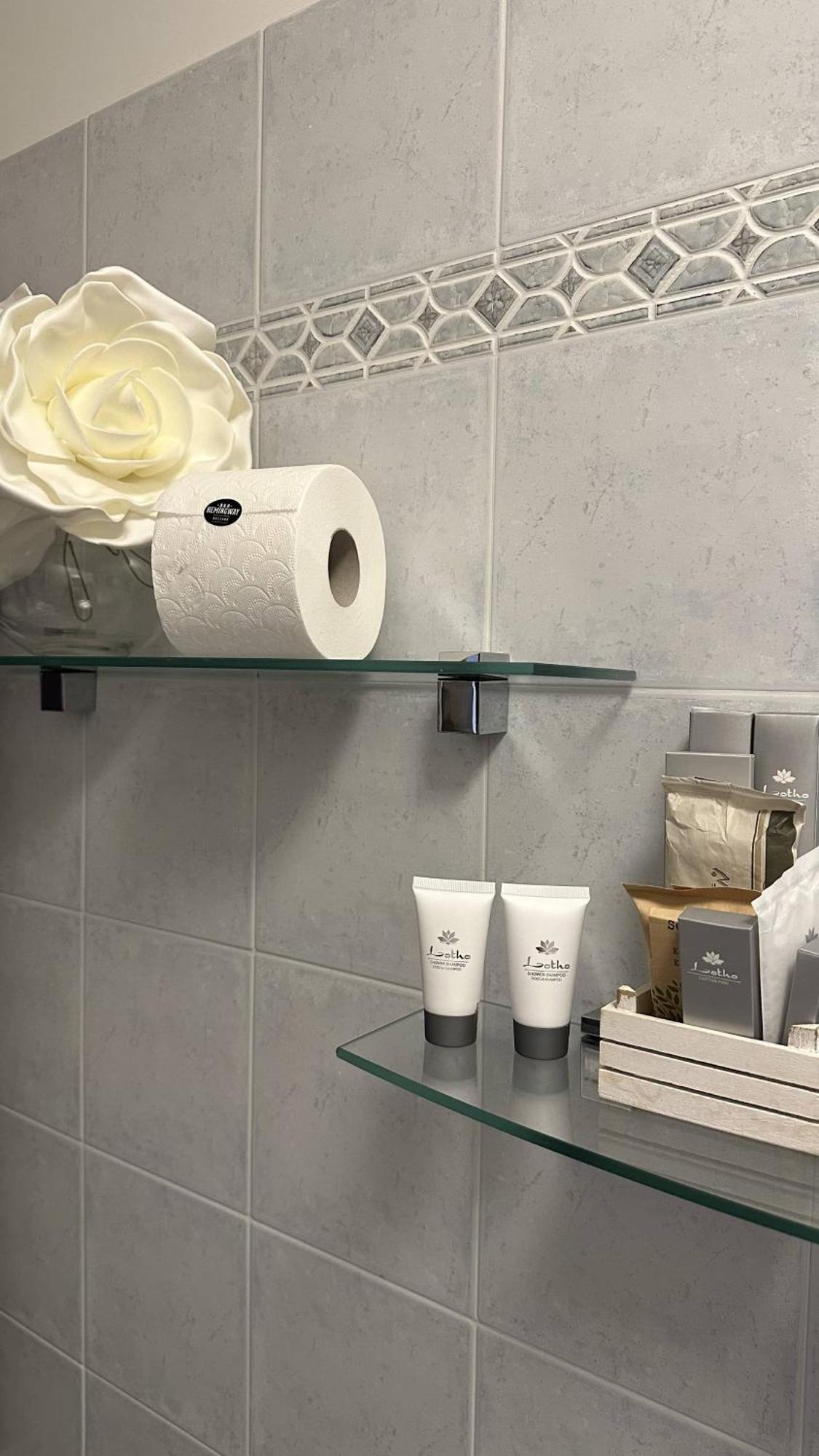 Ca' Hemingway Aparthotel Bassano del Grappa Bagian luar foto